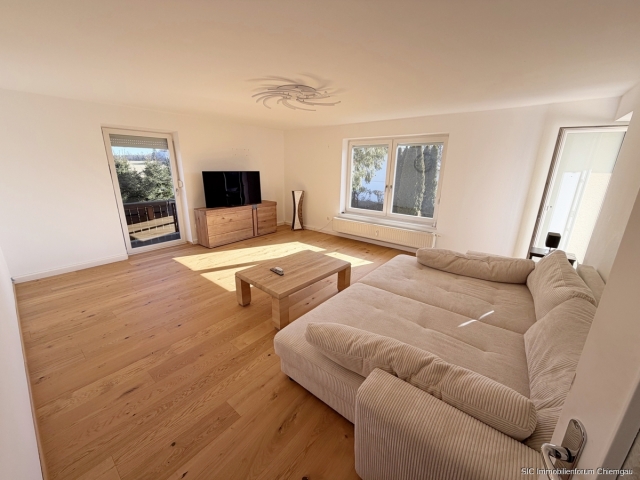 4,5-Zimmer Wohnung im 1.Stock in sehr ruhiger Ortsrandlage von Chieming - perfekt für Familien! - Foto 1